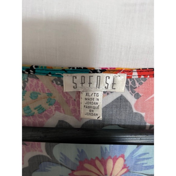 Lady's‎ Blouse - Picture 3 of 3